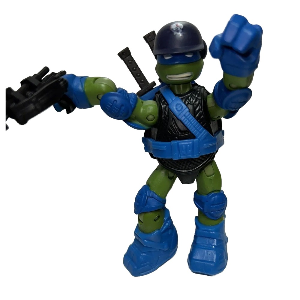 2013 TMNT Teenage Mutant Ninja Turtles Leonardo Blue Riot Gear Action Figure